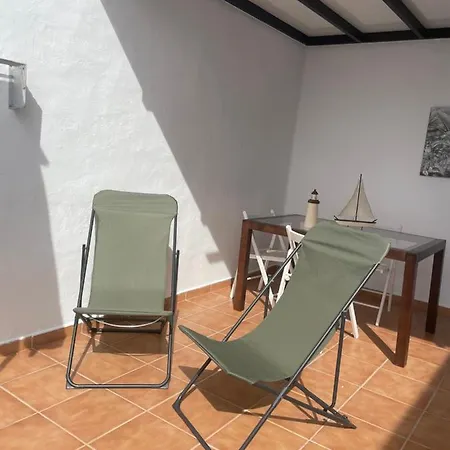 Con Amplia Terraza En La Playa Apartment Puerto del Carmen (Lanzarote)